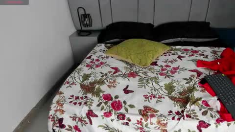 laura hotties online show from September 12, 2:19 pm