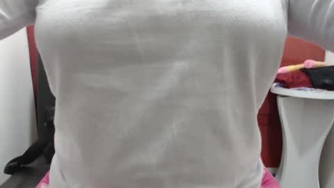  Laura  online show from September 29, 2:05 pm