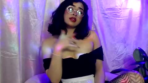 laura_pink01 online show from February 12, 10:37 pm