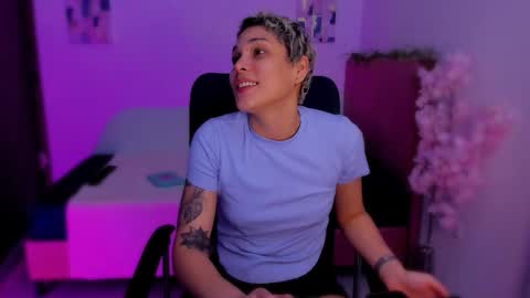 Laura Rose online show from November 11, 2:58 am