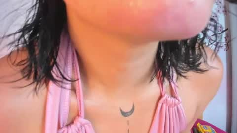Laura online show from May 5, 3:02 am