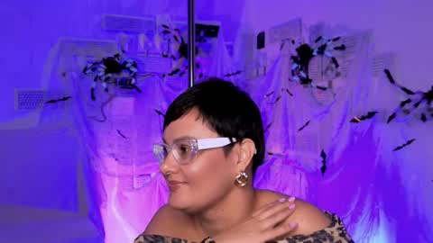 lauradavidsons online show from October 17, 6:45 pm