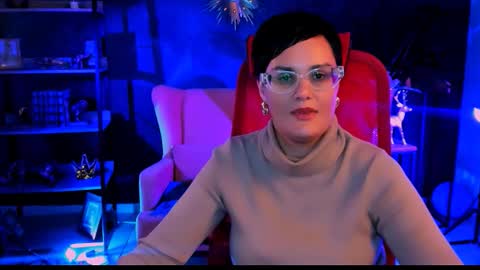 lauradavidsons online show from December 3, 11:05 pm