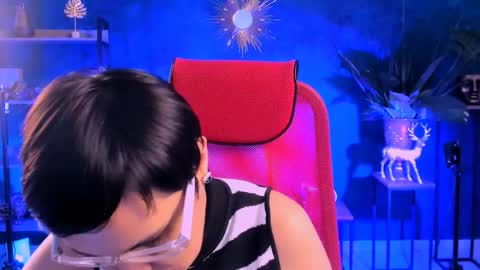 lauradavidsons online show from January 15, 6:50 pm