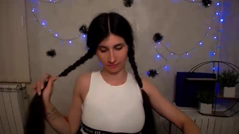Laura online show from May 9, 11:05 am