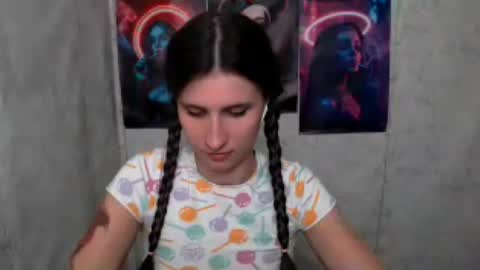 Laura online show from July 31, 1:12 pm