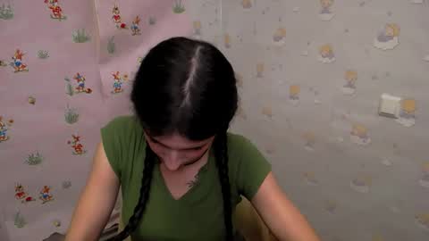 Laura online show from November 19, 9:19 am