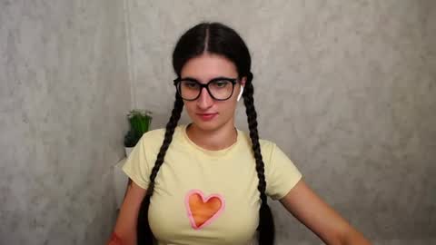 Laura online show from June 24, 12:01 pm