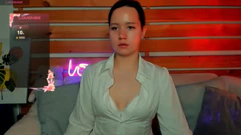 Laura online show from October 10, 8:42 am