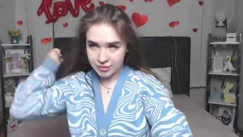 LauraHlot online show from February 25, 6:39 am