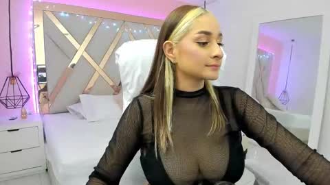 laura  online show from January 16, 9:46 pm