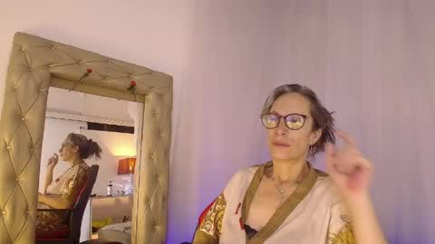 Laura Sofia online show from April 28, 5:12 am