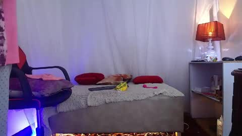 Laura Sofia online show from May 29, 11:19 am