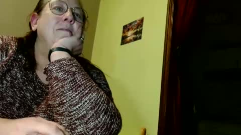 laureanne online show from March 9, 8:21 pm