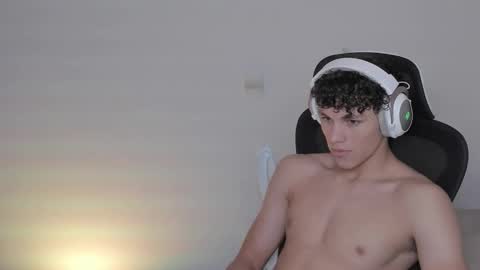 Laureent online show from October 19, 2:55 pm