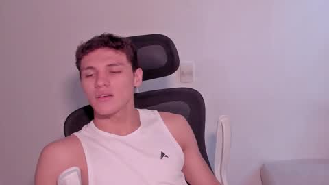 Laureent online show from March 16, 7:40 pm