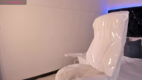 Snapshot of lauren_fit chatting on February 28, 6:20 pm Lauren online show from February 28, 6:20 pm