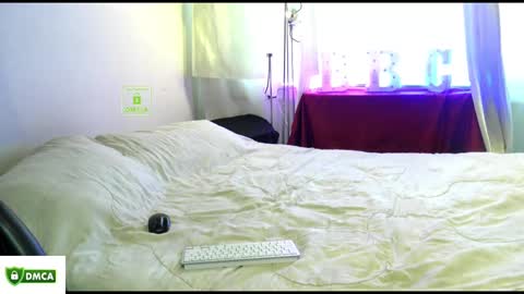 Lauren Abril online show from February 11, 6:01 pm