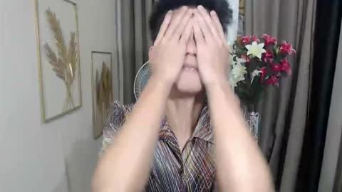 laurence_cuttieguyhere online show from March 22, 7:07 pm