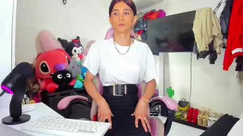 Snapshot of laurencesophiets chatting on October 14, 6:00 pm SF online show from October 14, 6:00 pm
