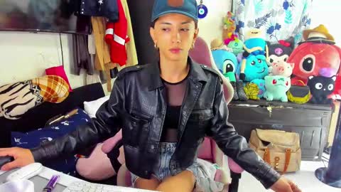 Snapshot of laurencesophiets chatting on February 24, 6:47 pm SF online show from February 24, 6:47 pm