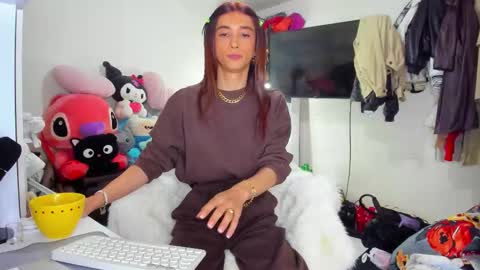 Snapshot of laurencesophiets chatting on October 10, 7:19 pm SF online show from October 10, 7:19 pm
