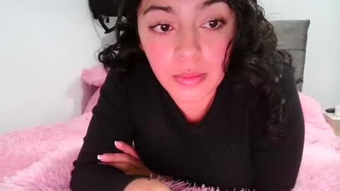 laurenhot94 online show from December 23, 12:06 am