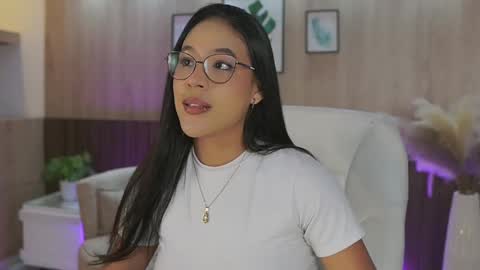 Snapshot of laurenmiles chatting on September 22, 7:07 pm Lauren Miles online show from September 22, 7:07 pm