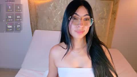 laurenn_smitth online show from March 9, 2:21 pm