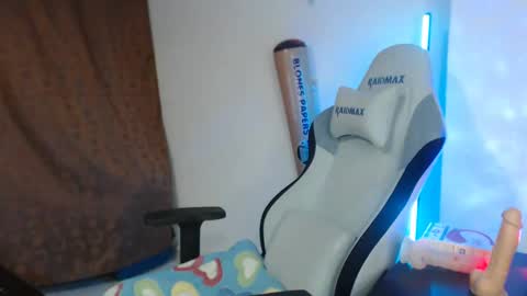 Lauren online show from February 4, 12:40 am