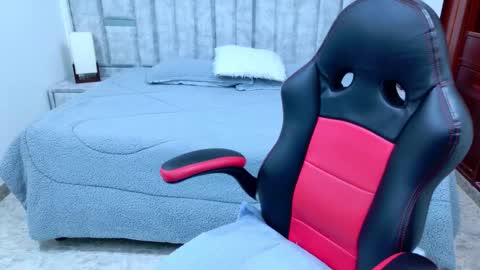 laurent online show from February 18, 3:28 am