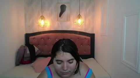 laura  online show from July 31, 7:59 pm