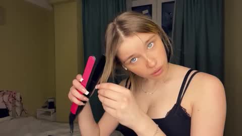 Bella online show from March 19, 4:12 pm