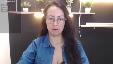 Laury  online show from March 28, 4:52 pm