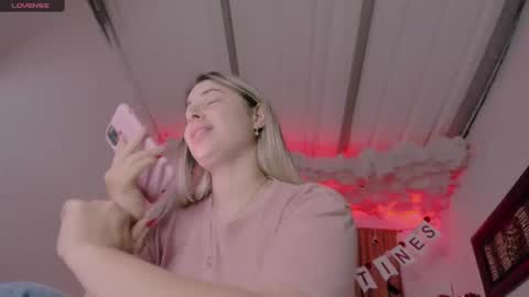 Lauu G online show from February 15, 3:09 am