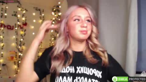 Snapshot of lavinell chatting on September 21, 3:38 pm Mia online show from September 21, 3:38 pm