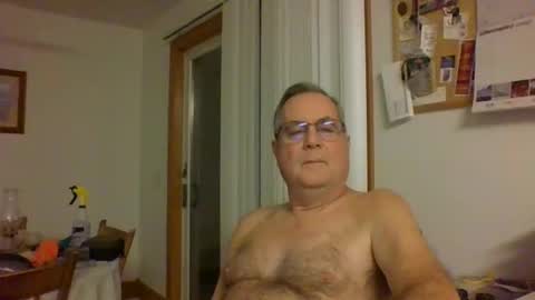 lawnboy62 online show from December 5, 2:47 am