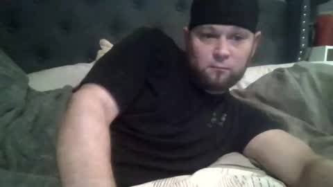 Snapshot of layinlow42 chatting on December 19, 10:10 pm layinlow42 online show from December 19, 10:10 pm