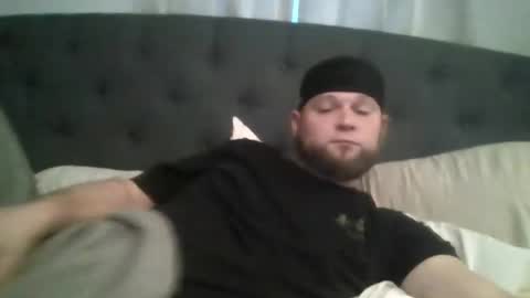 Snapshot of layinlow42 chatting on December 19, 12:34 pm layinlow42 online show from December 19, 12:34 pm