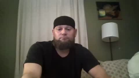 Snapshot of layinlow42 chatting on October 18, 5:11 am layinlow42 online show from October 18, 5:11 am