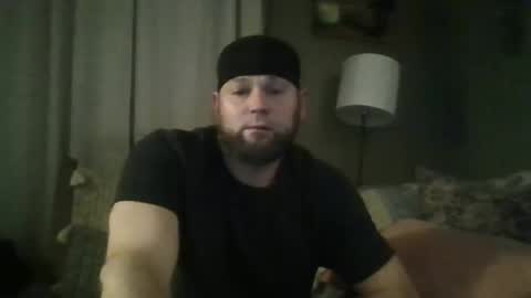 Snapshot of layinlow42 chatting on December 27, 7:18 am layinlow42 online show from December 27, 7:18 am