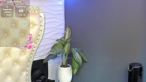 Layla online show from September 11, 10:44 pm