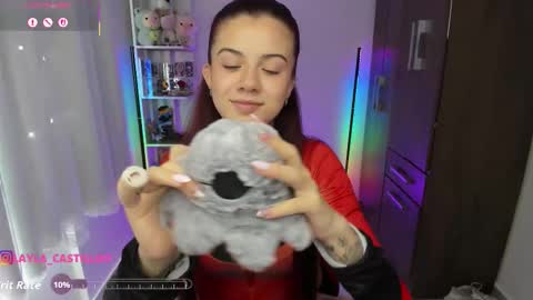 Layla online show from September 25, 3:30 pm