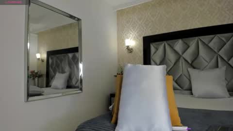 Layla Mackenzie  online show from October 29, 12:45 am