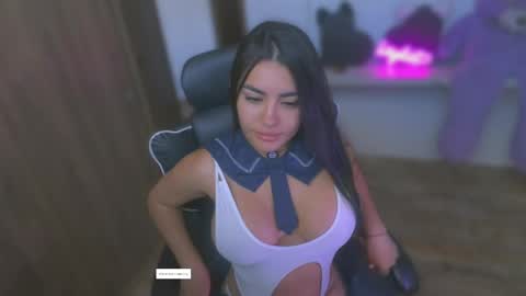 Layla online show from May 26, 12:22 pm