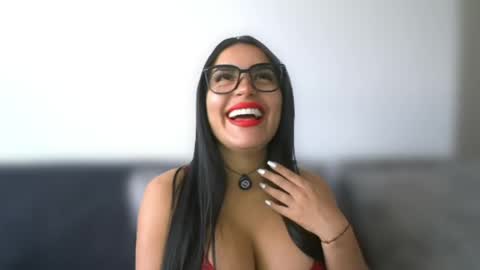 Layla online show from May 14, 4:49 pm
