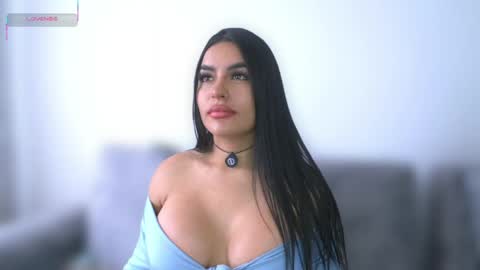 Layla online show from May 12, 5:00 pm