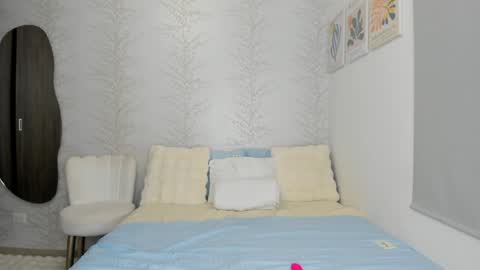 Layla Vanegas online show from January 9, 6:26 pm