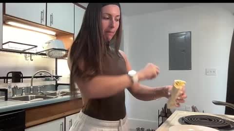 laylahlaylah1 online show from November 4, 2:18 pm