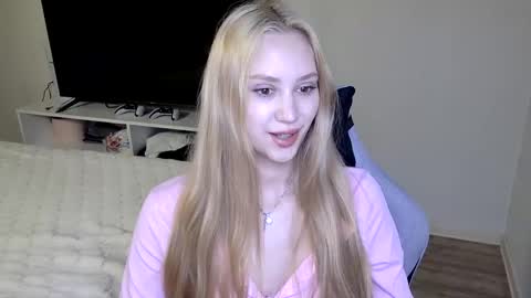 LaylaPretty001 online show from June 4, 4:29 am